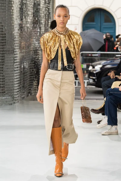 Look 14